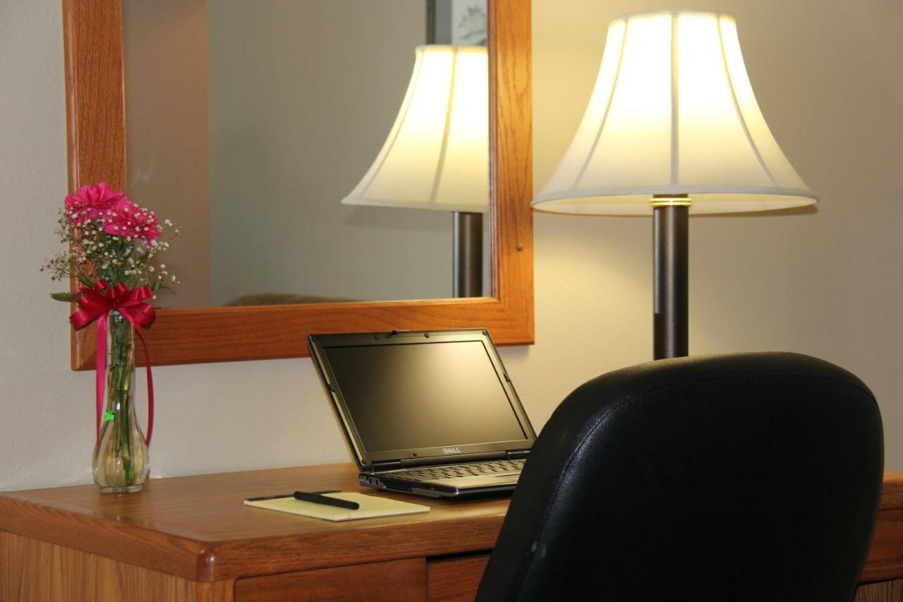 Homestead Inn And Suites Hardin Luaran gambar